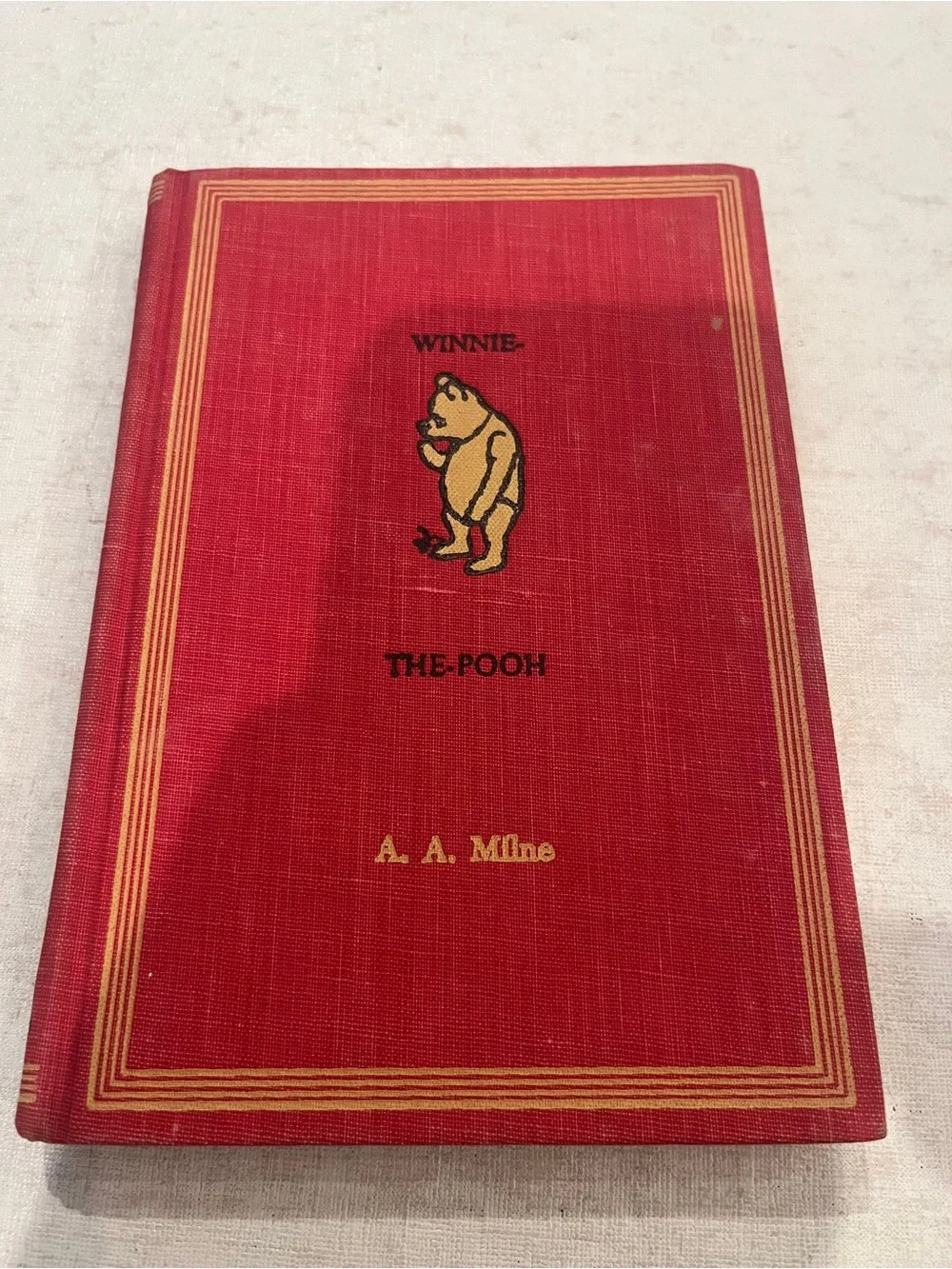 Vintage 1961 cloth cover bound Winnie The Pooh classic story book. Hardcover